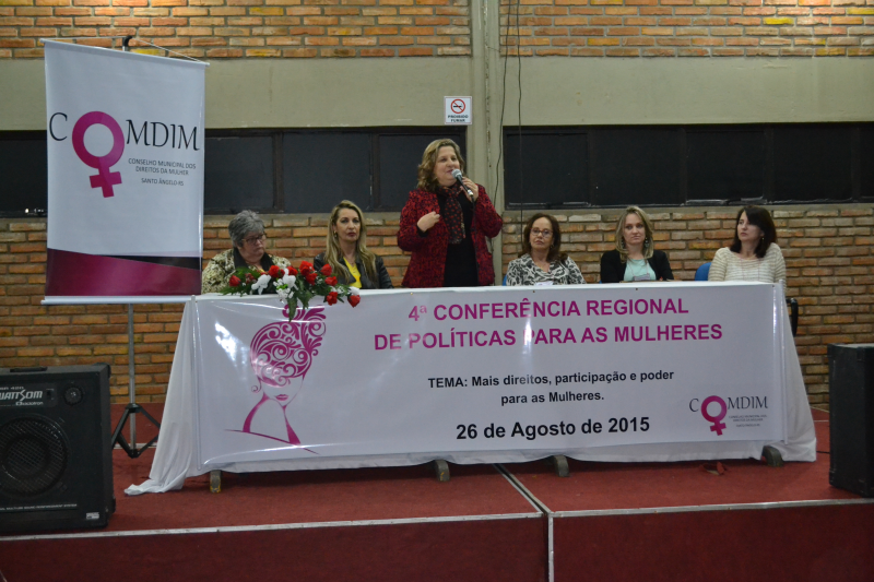 Conferência de Políticas para Mulheres lota auditório do Centro Municipal